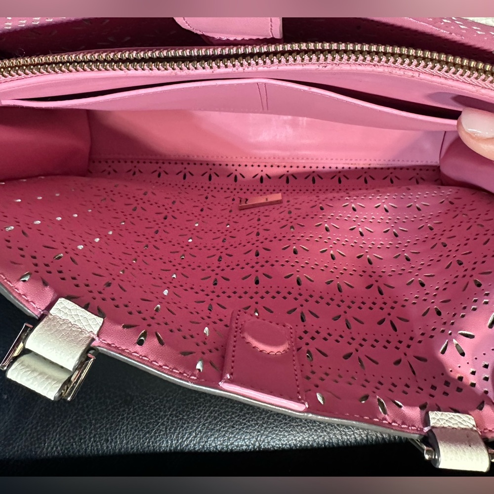 ✨ Kate Spade Leather Hayes Perf Tote Bright White / Bright Pink Interior NWOT 💕 - Picture 13 of 16